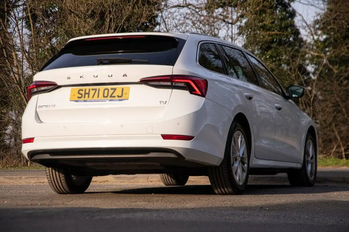 2022-skoda-octavia-14-tsi-se-l-estate-big-6