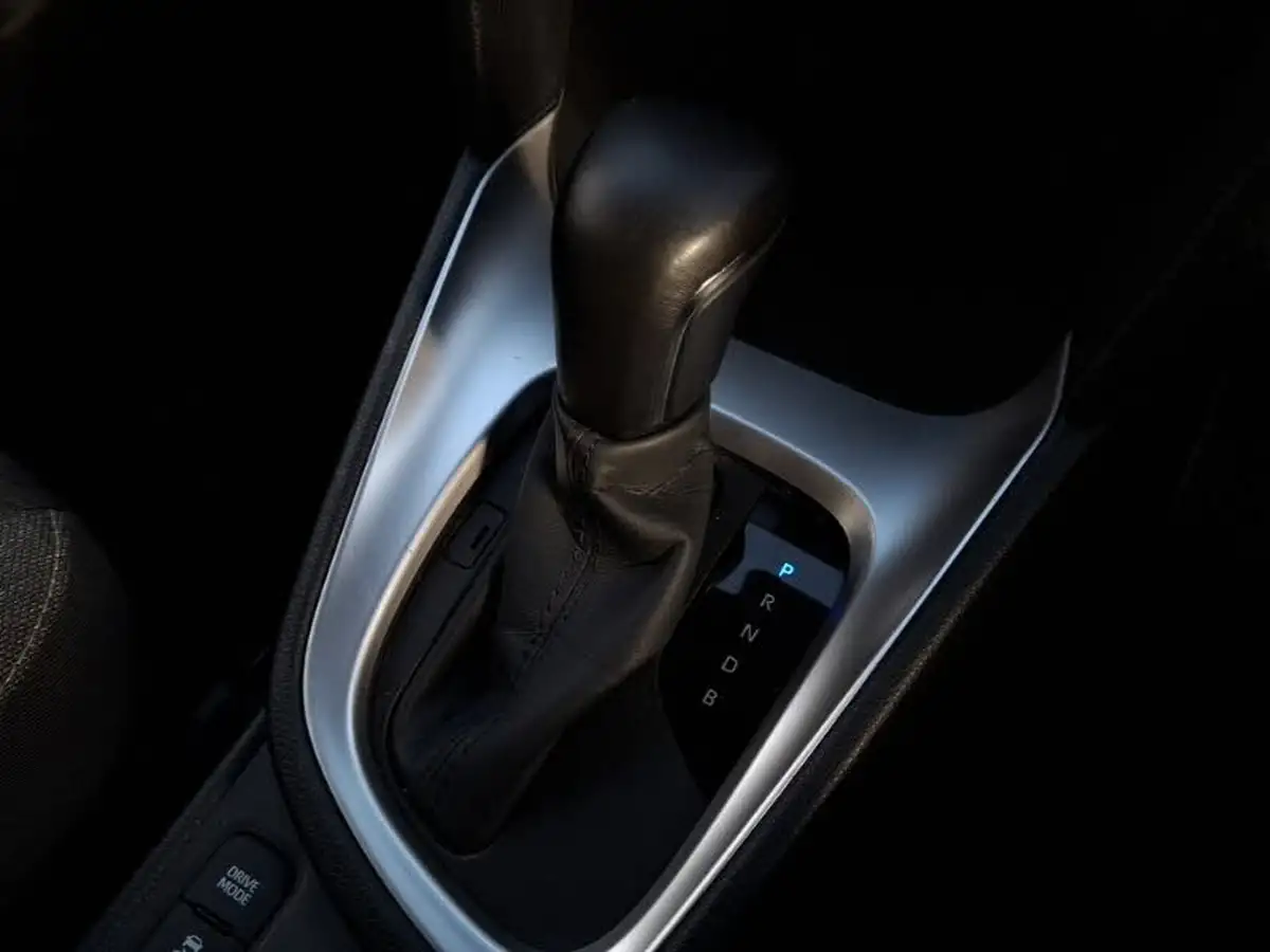 2022-toyota-yaris-15-vvt-i-design-panoramic-roof-big-14