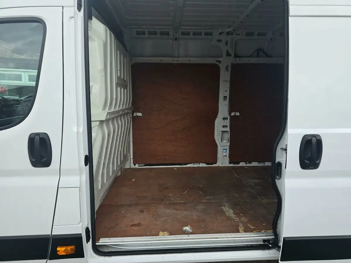 2022-citroen-relay-22bluehdi-35-l4h2-heavy-enterprise-big-15