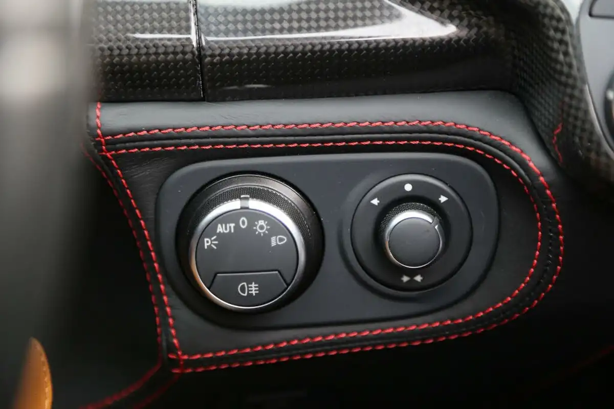 2015-ferrari-458-45-italia-big-26