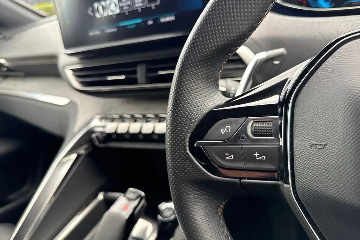 2022-peugeot-3008-suv-16-puretech-gt-225bhp-hybrid-e-eat8-big-45