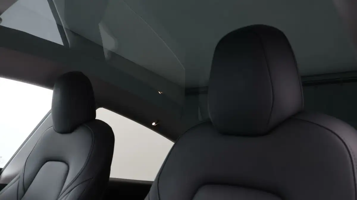 2022-tesla-model-y-e-long-range-big-20