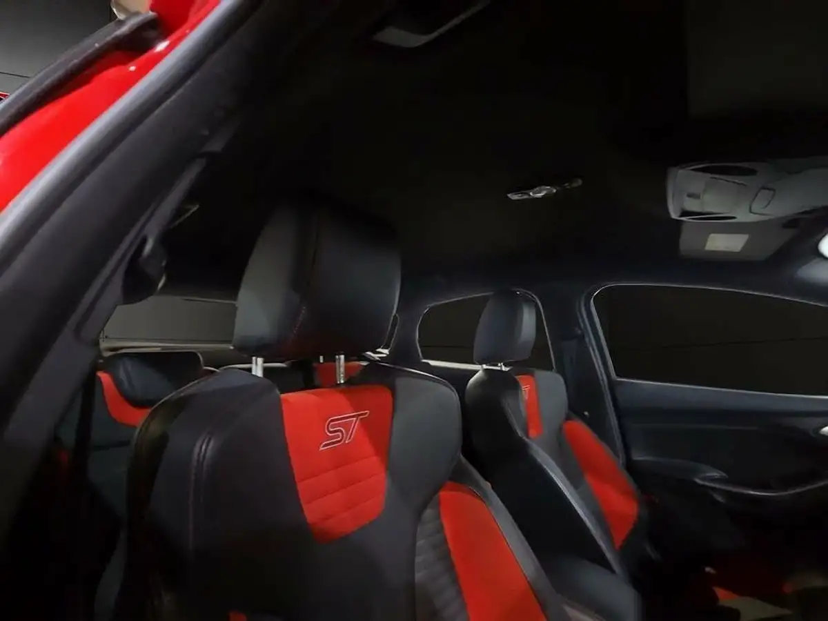2018-ford-focus-20tdci-st2-hatchback-powershift-big-16