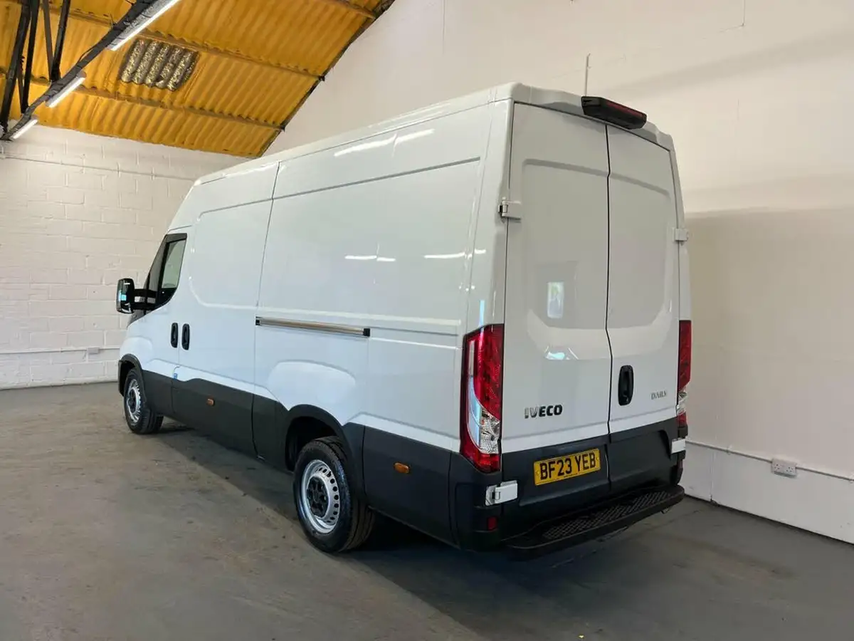 2023-iveco-daily-s-class-23td-35s14v-business-3520mm-h2-136pseu6dt-big-4