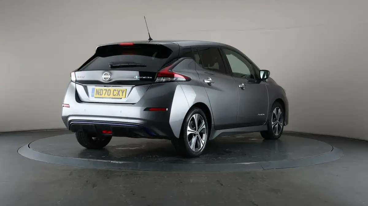 2020-nissan-leaf-e-tekna-big-62
