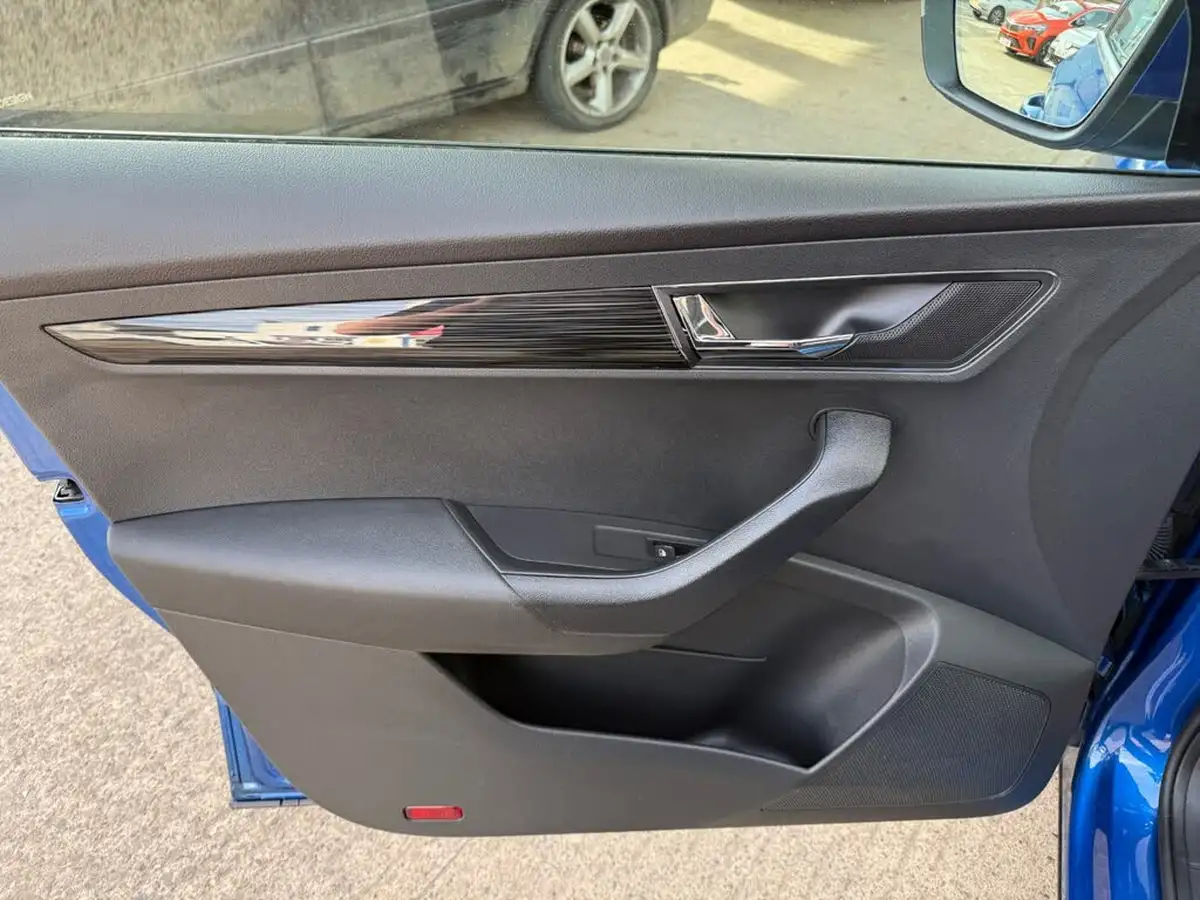 2021-skoda-karoq-15-tsi-se-l-big-53