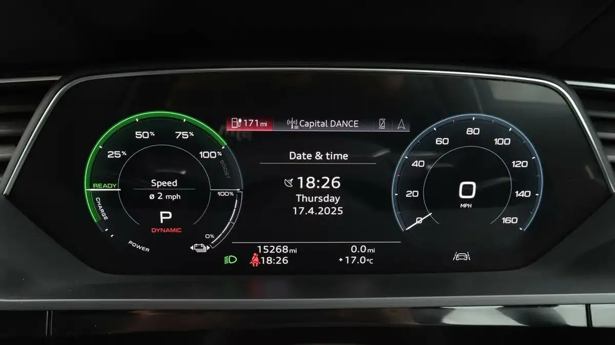 2022-audi-e-tron-55e-technik-station-wagon-big-10