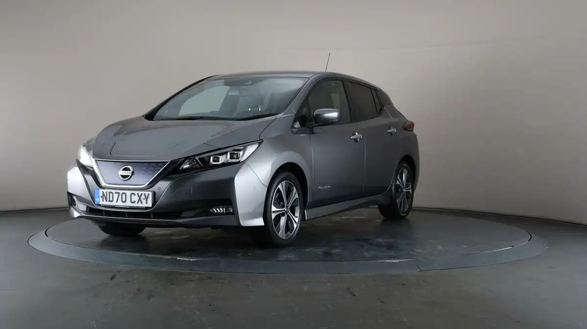 2020-nissan-leaf-e-tekna-big-38