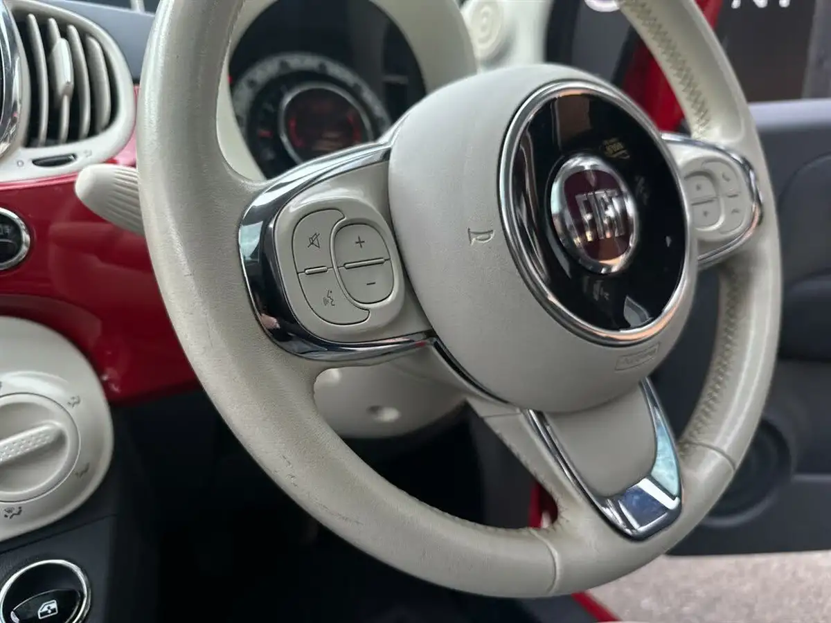 2015-fiat-500-12-lounge-ss-big-11