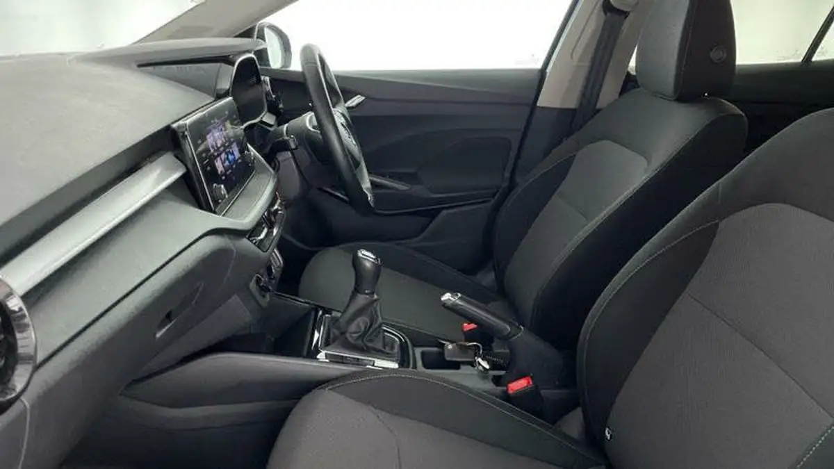 2022-skoda-fabia-10-mpi-colour-edition-big-37