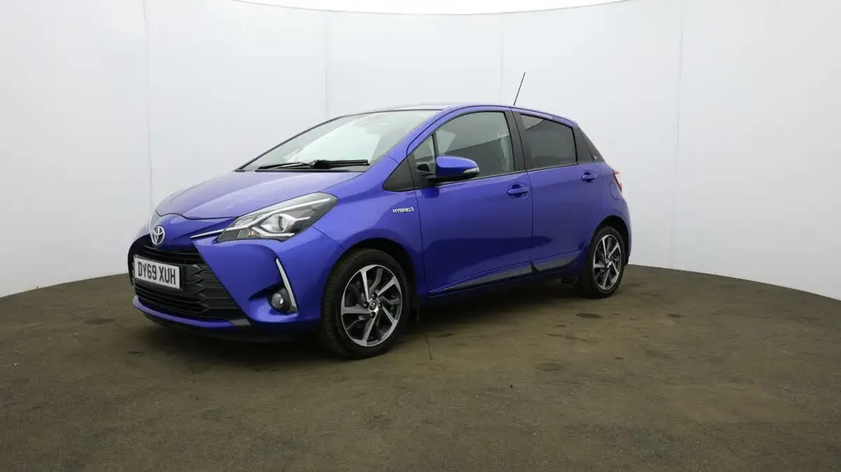 2020-toyota-yaris-15-vvt-i-y20-98bhp-hybrid-1497cc-e-cvt-big-38