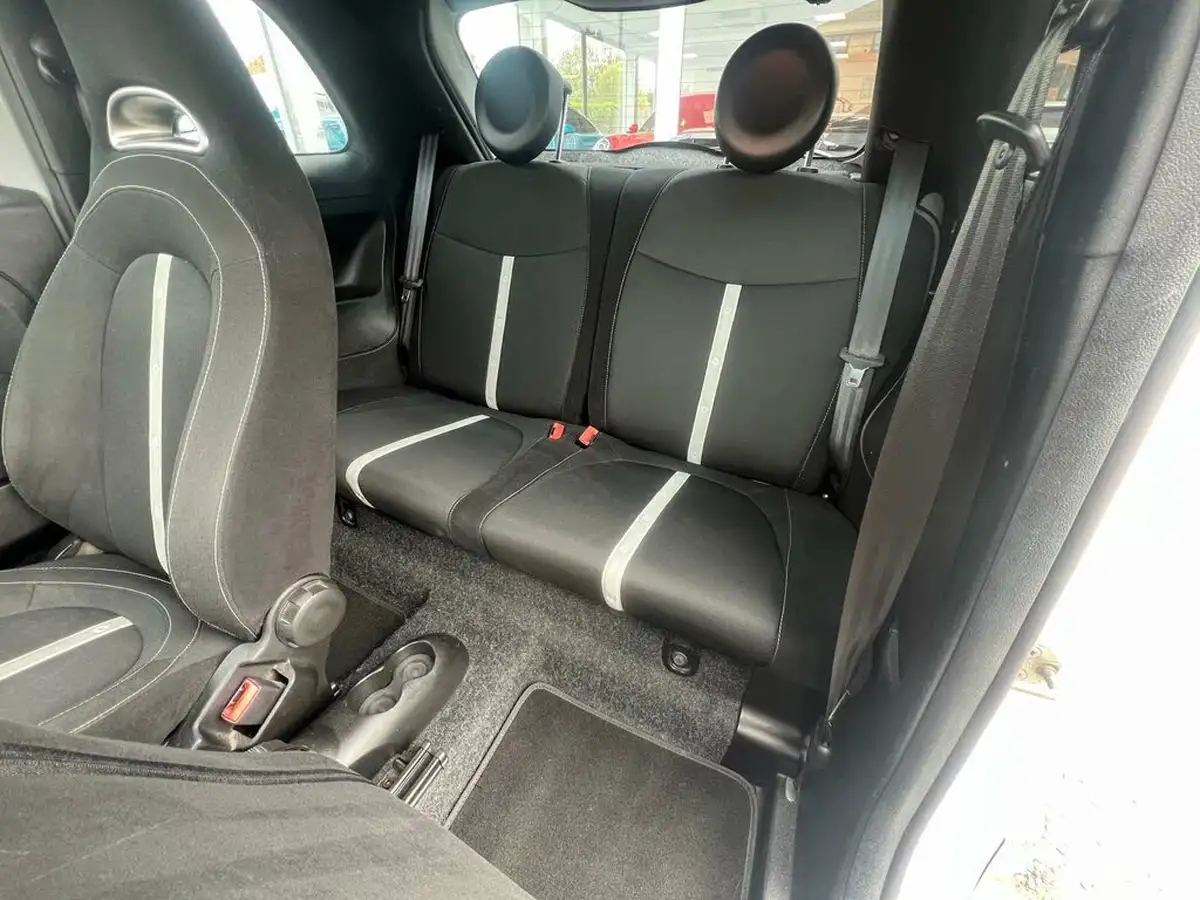 2015-abarth-500-14-tjet-595-big-21