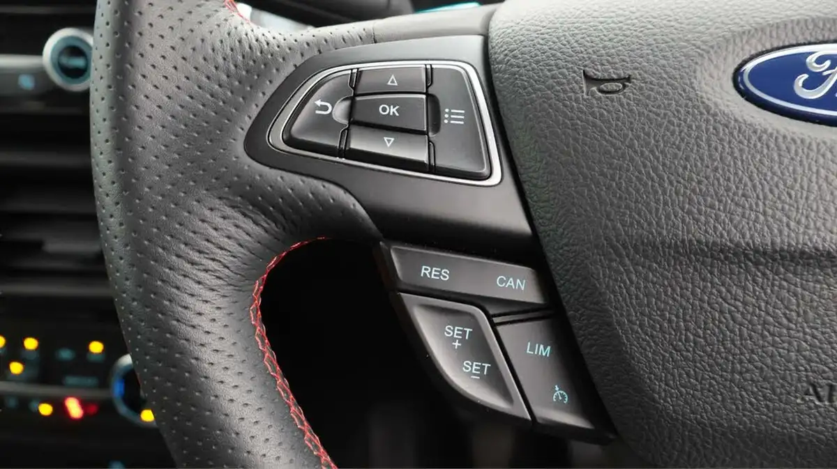 2022-ford-ecosport-10t-st-line-125ps-big-24