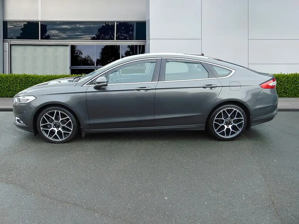 2016-ford-mondeo-20tdci-titanium-150ps-hatchback-big-3