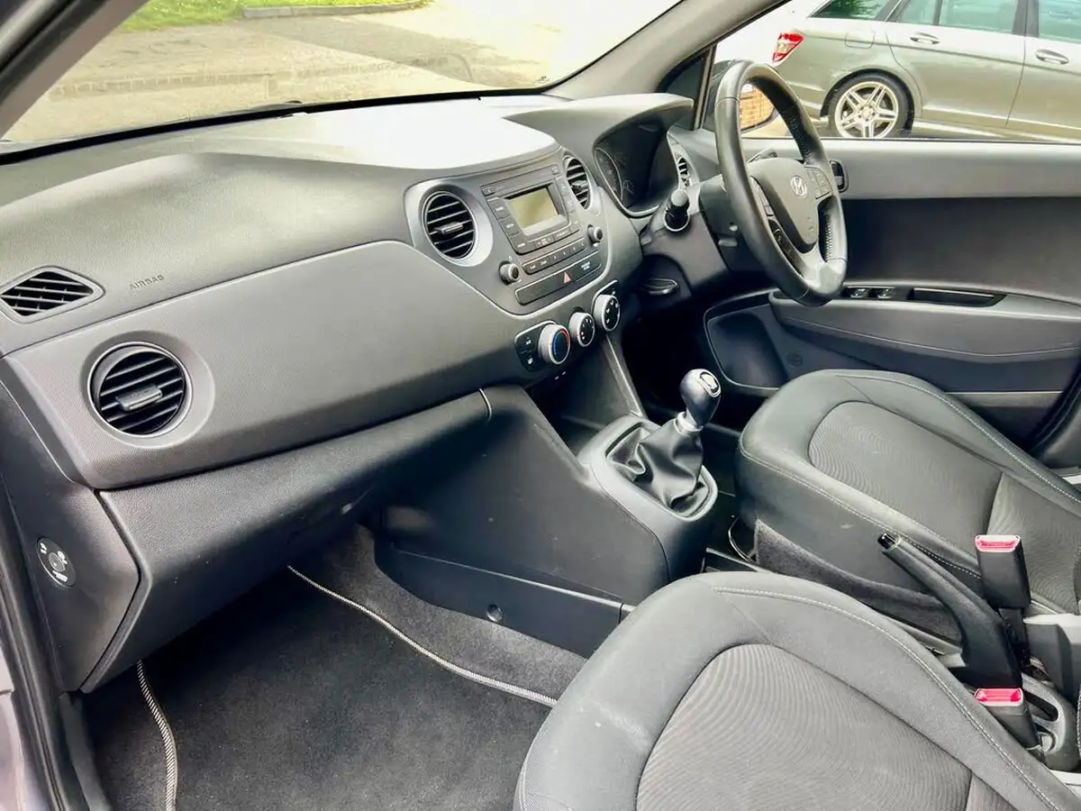2018-hyundai-i10-10-se-67ps-big-14