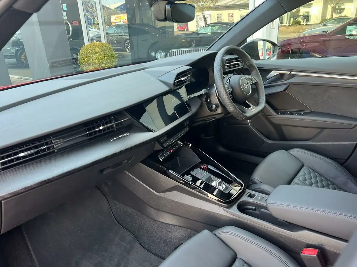 2024-audi-rs3-25-tfsi-carbon-black-sportback-5d-big-17