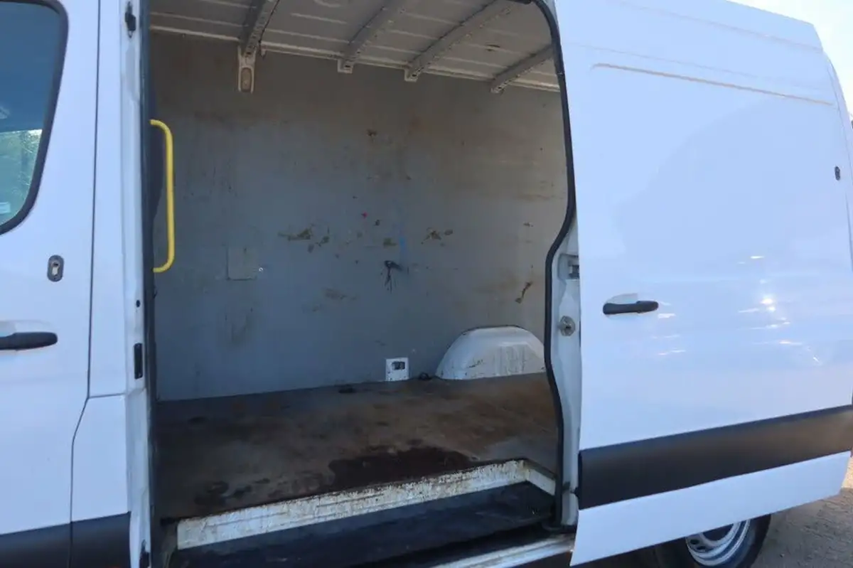 2019-mercedes-benz-sprinter-21cdi-316-l2h1-163pseu6b-panel-van-rwd-eco-gear-360-big-9