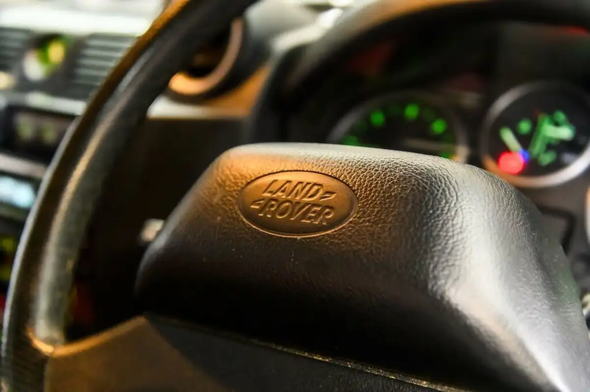 2015-land-rover-90-defender-22td-xs-hard-top-big-14