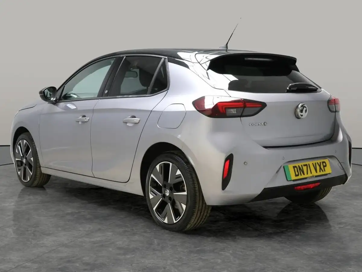 2021-vauxhall-corsa-e-sri-premium-big-11