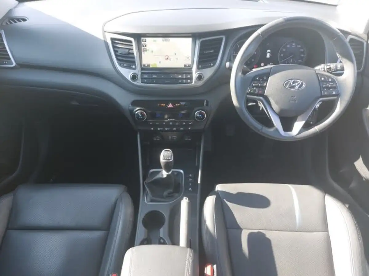 2017-hyundai-tucson-17crdi-blue-drive-sport-edition-116ps-big-2