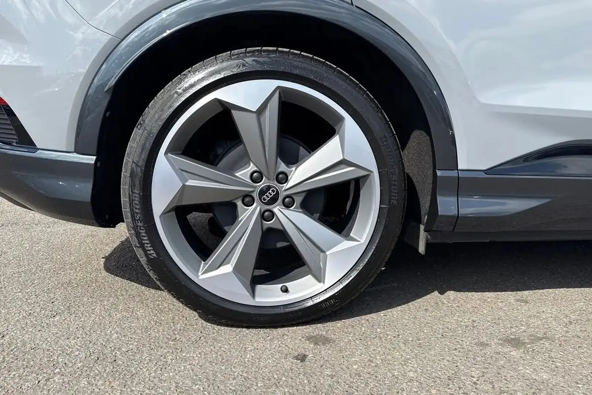 2024-audi-q4-e-tron-45e-black-edition-station-wagon-auto-big-21