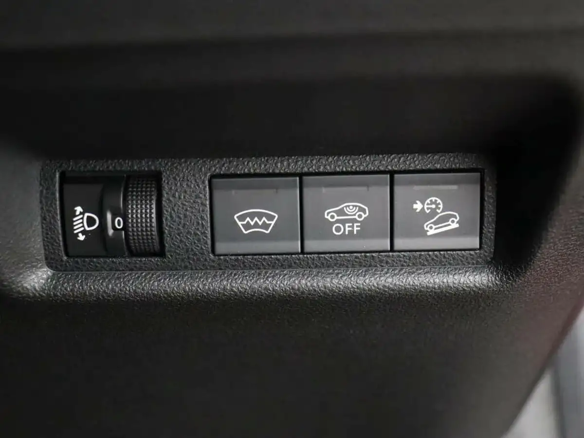 2024-jeep-avenger-e-summit-big-35
