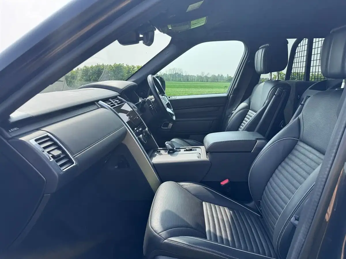 2022-land-rover-discovery-30-d300-commercial-r-dynamic-hse-big-11
