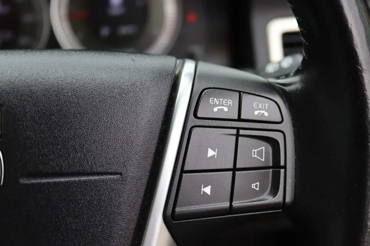 2011-volvo-v70-24td-d5-se-lux-202bhp-geartronic-big-27