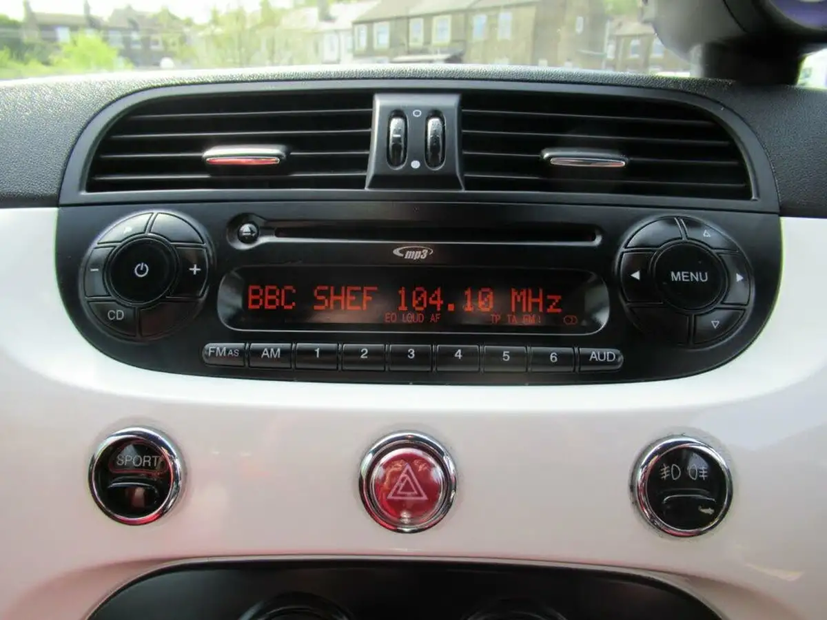 2015-abarth-500-14-tjet-595-turismo-160bhp-big-21