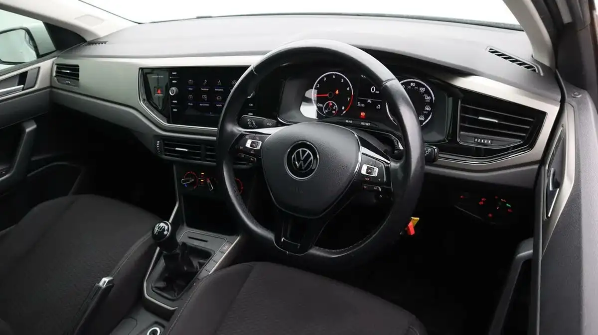 2021-volkswagen-polo-10-match-big-9