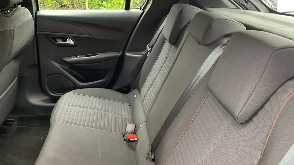 2021-peugeot-208-12-puretech-active-premium-100bhp-eat8-big-32