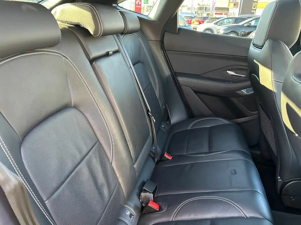 2021-jaguar-e-pace-20-d200-r-dynamic-se-big-31