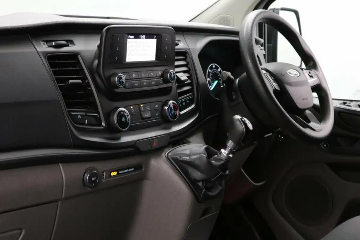 2020-ford-transit-custom-20tdci-280-l1h1-leader-105pseu6dt-panel-van-big-1