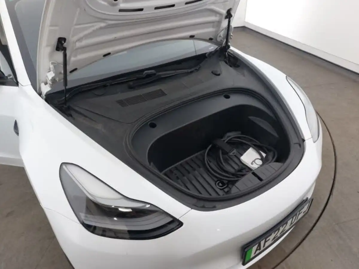 2022-tesla-model-3-e-long-range-big-11