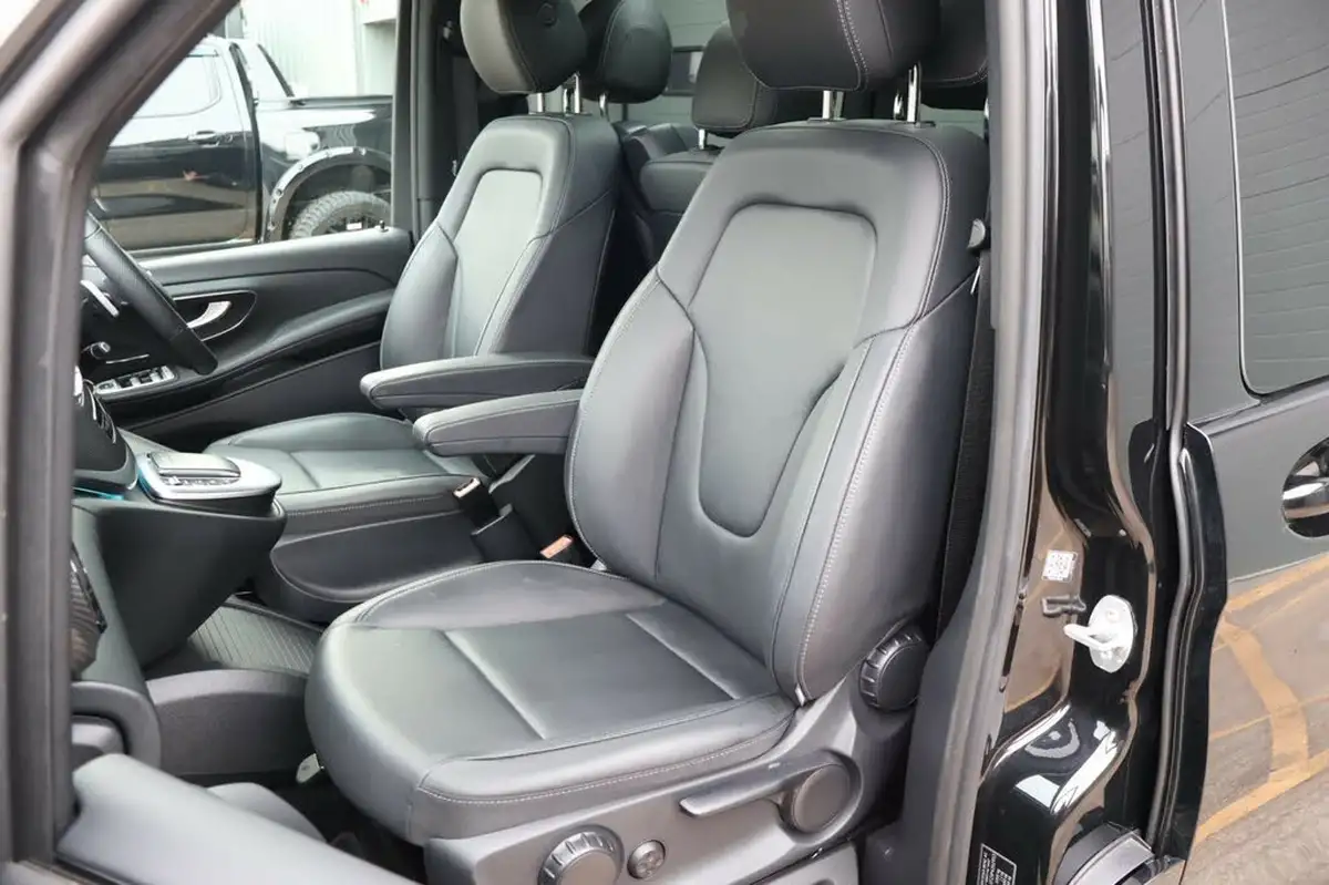2023-mercedes-benz-v-class-20d-v220d-amg-line-long-big-21