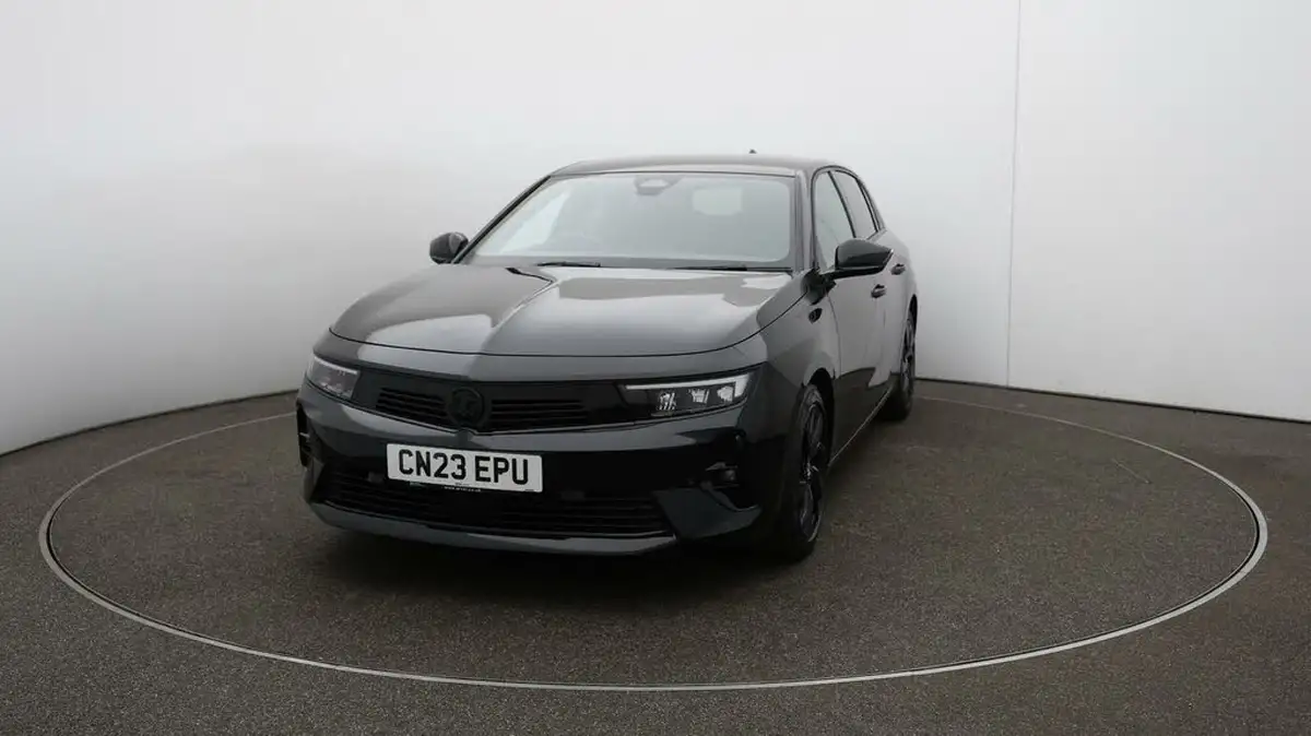 2023-vauxhall-astra-12-turbo-gs-hatchback-big-29
