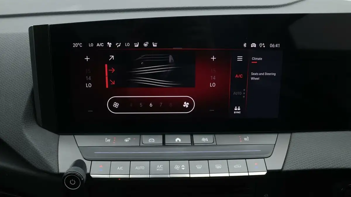 2023-vauxhall-astra-12-turbo-gs-hatchback-big-12