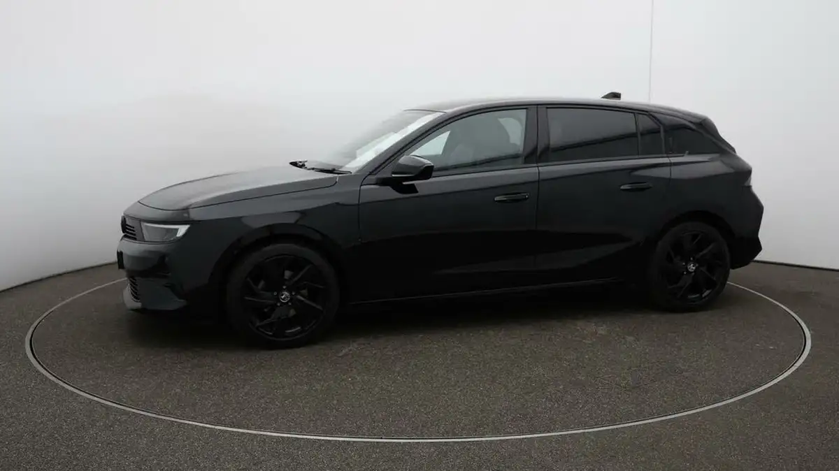 2023-vauxhall-astra-12-turbo-gs-hatchback-big-57