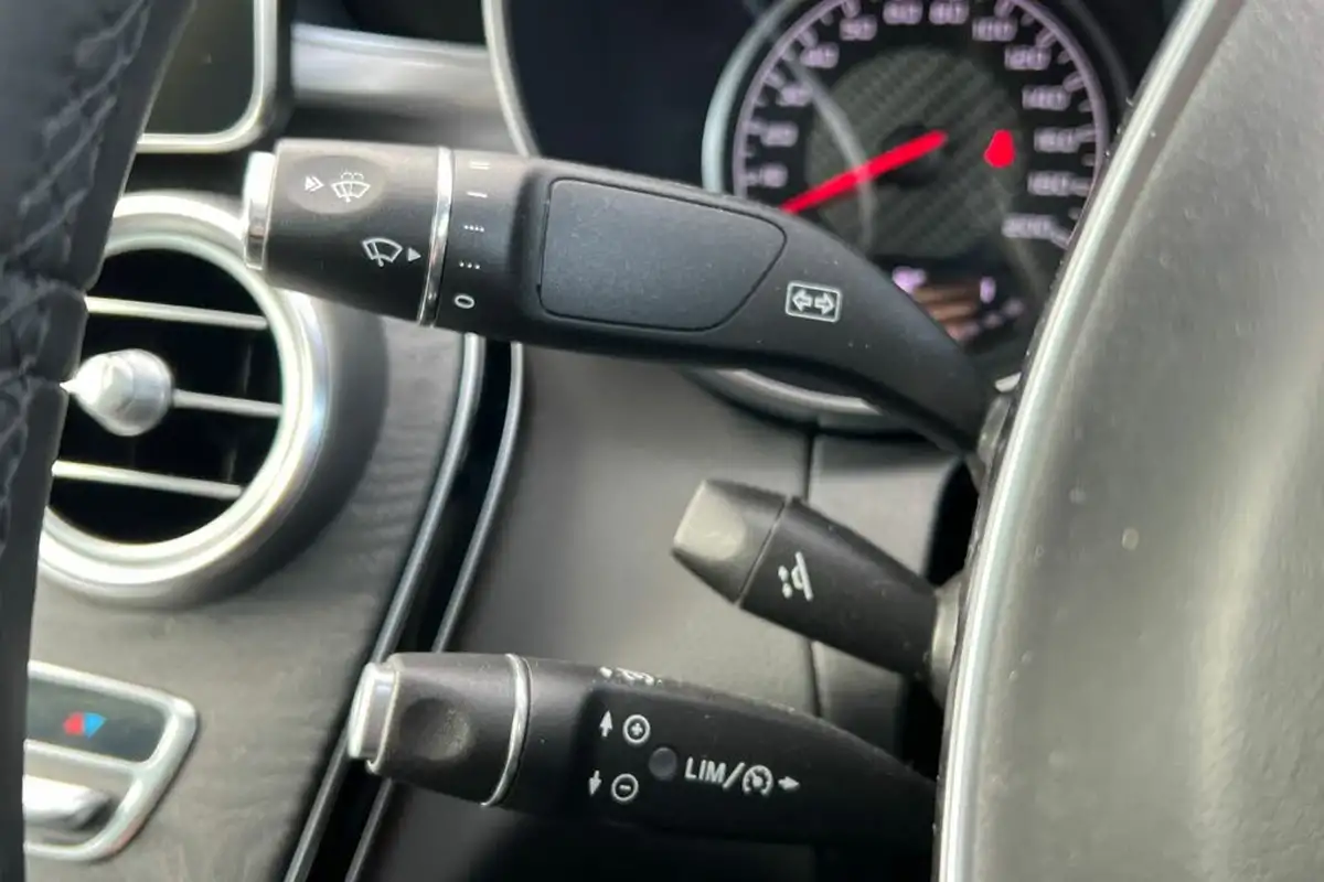2017-mercedes-benz-c-class-40-c63-amg-premiumss-coupe-2d-speedshift-mct-big-26