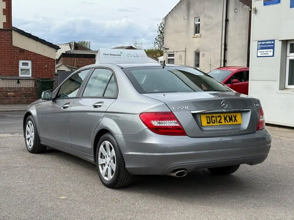 2012-mercedes-benz-c-class-21td-c220-cdi-se-saloon-4d-big-2