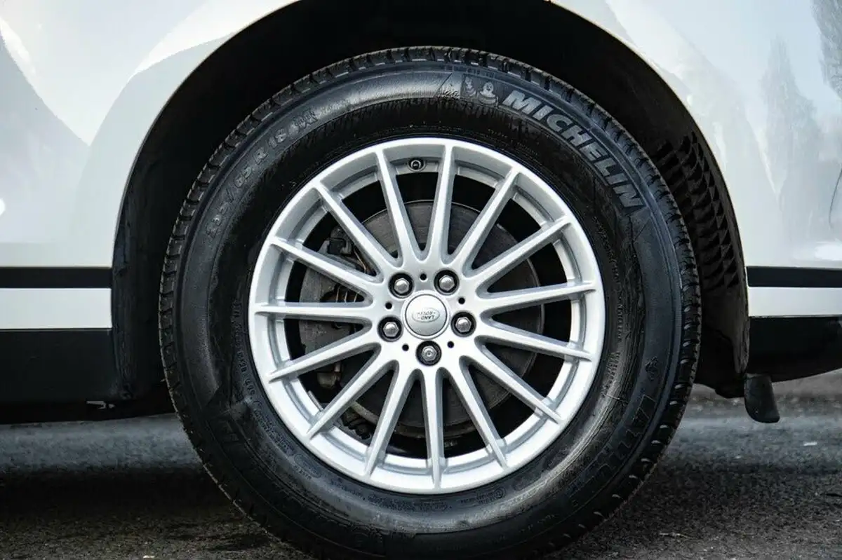 2020-land-rover-range-rover-velar-20-p250-no-trim-big-6