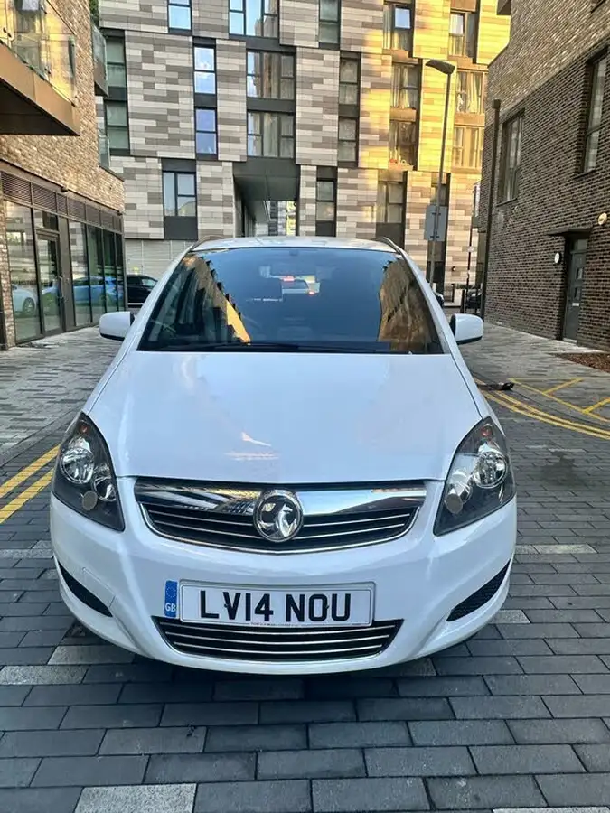 2014-vauxhall-zafira-18-exclusiv-120ps-big-4
