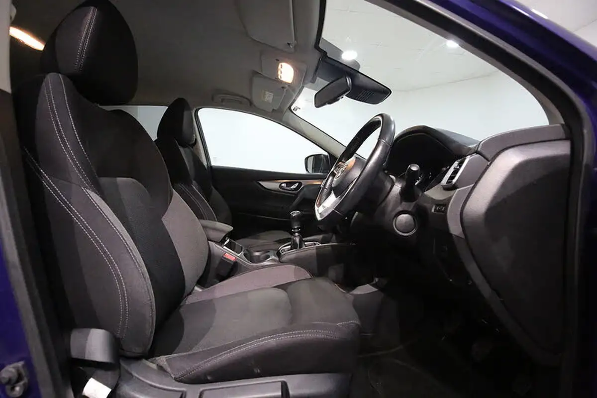 2018-nissan-qashqai-12-dig-t-n-connecta-big-16