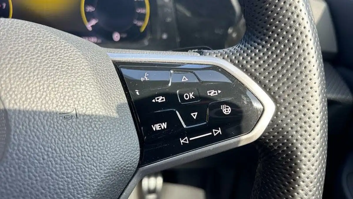 2022-volkswagen-golf-15-etsi-r-line-150ps-hatchback-big-20