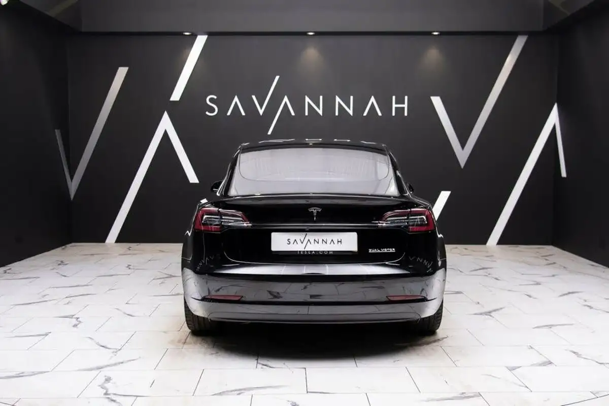 2020-tesla-model-3-e-performance-big-24