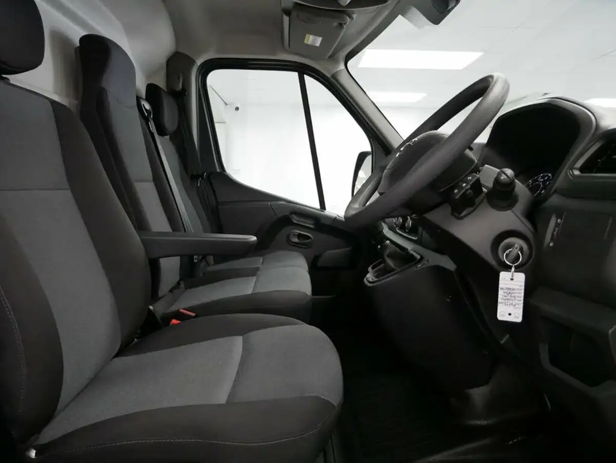 2024-nissan-interstar-23dci-f35-l3h2-tekna-135pseu6d-panel-van-big-11
