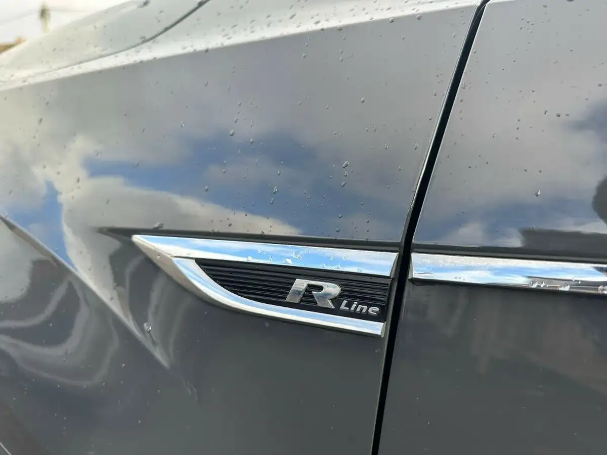 2018-volkswagen-t-roc-15-tsi-r-line-big-11