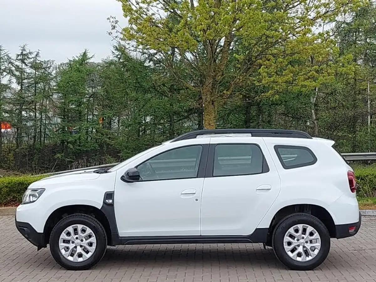 2022-dacia-duster-10-tce-comfort-100bhp-bi-fuel-station-wagon-5d-big-3