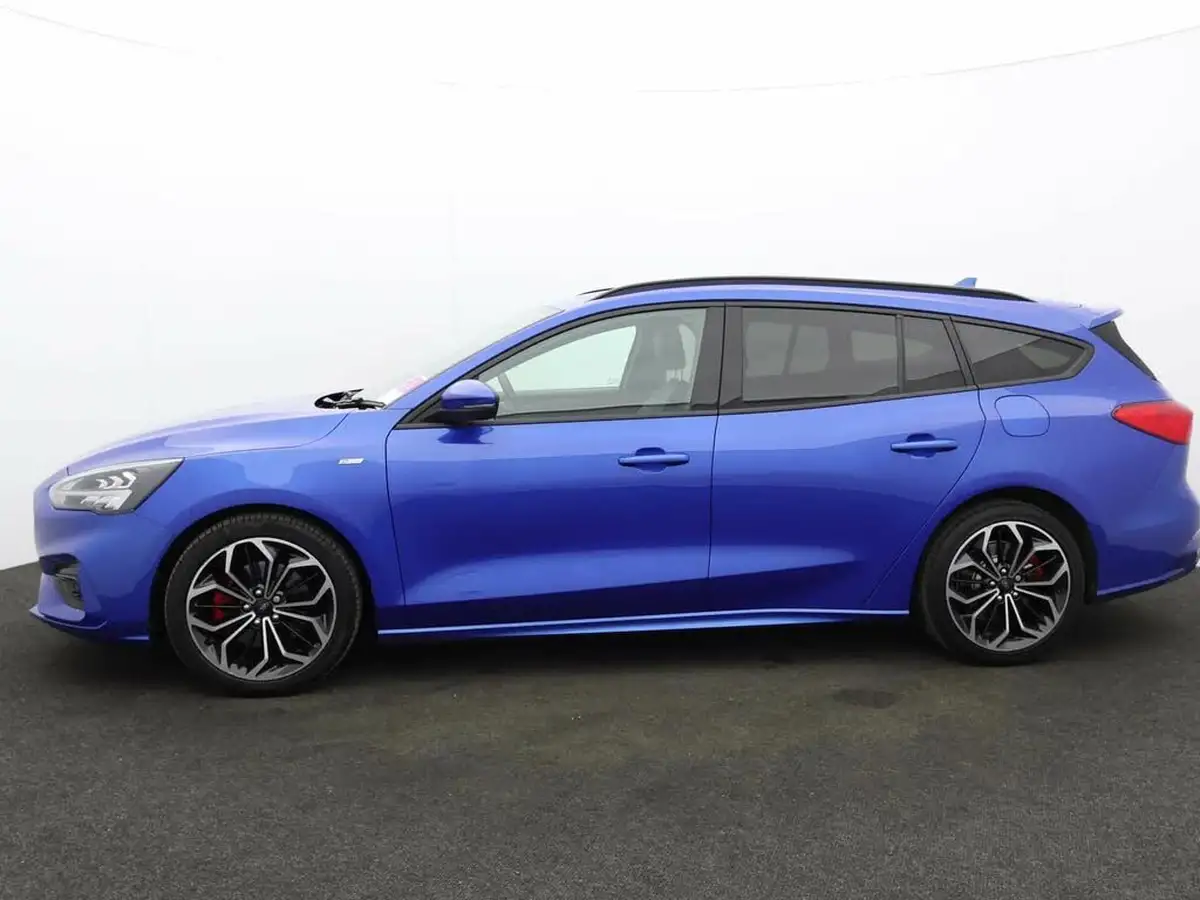 2020-ford-focus-15-st-line-x-estate-big-3