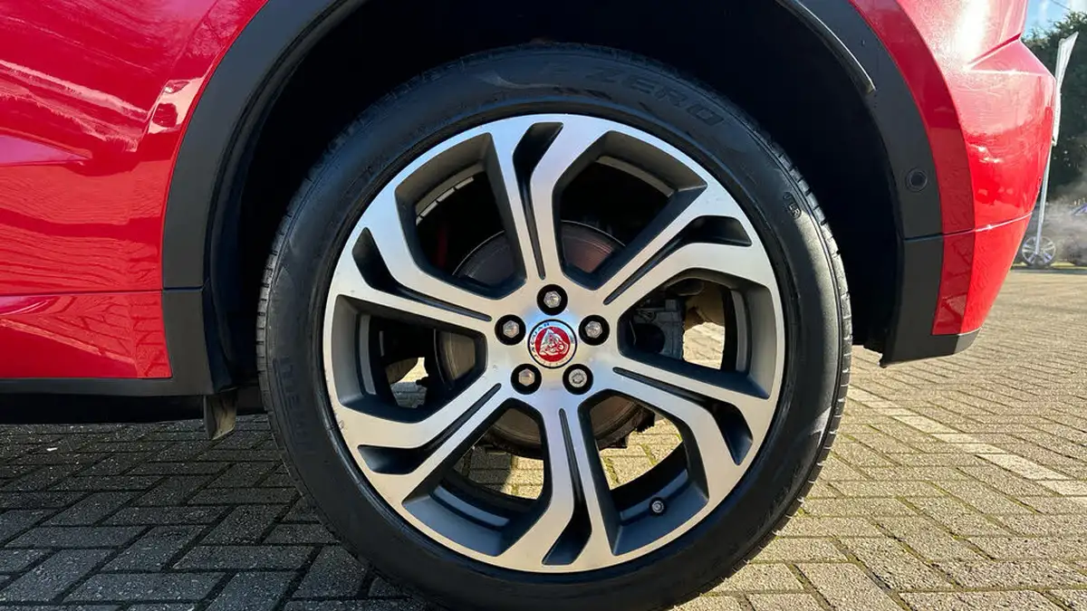 2018-jaguar-e-pace-20-i4-se-300ps-ss-big-17